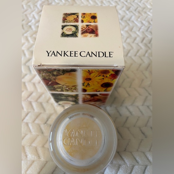Yankee Christmas Cookie 14.5 oz Candle - Picture 4 of 5